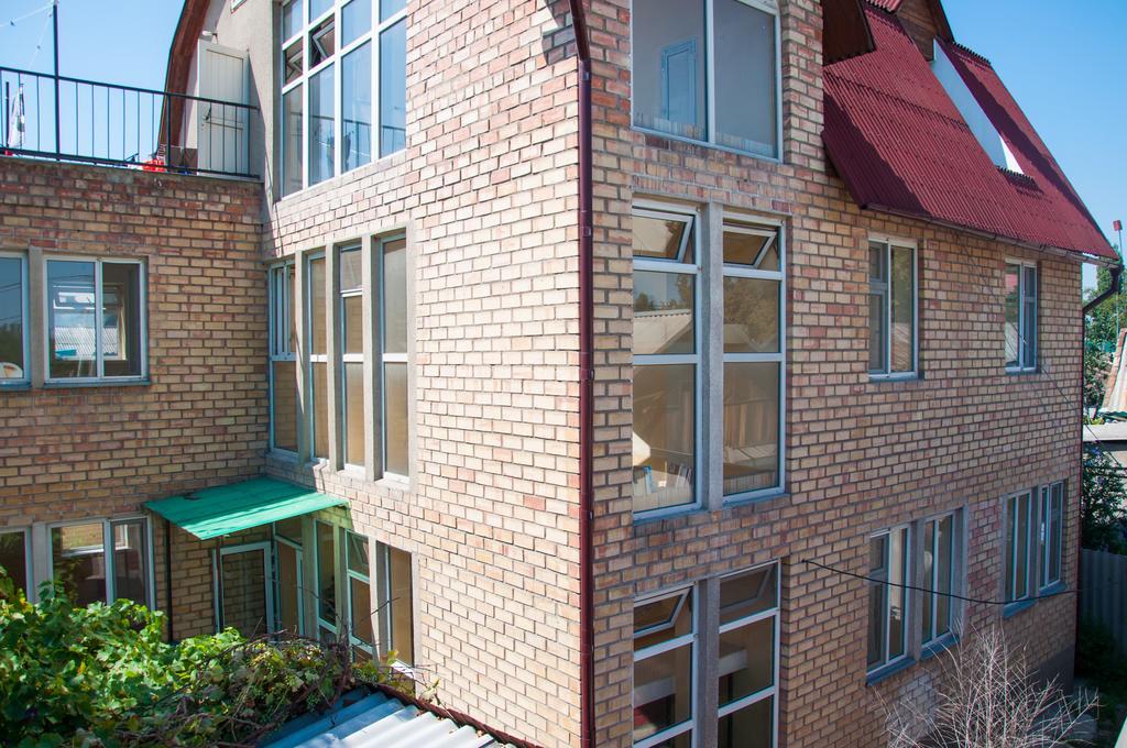 Sakura Guesthouse Bischkek Exterior foto